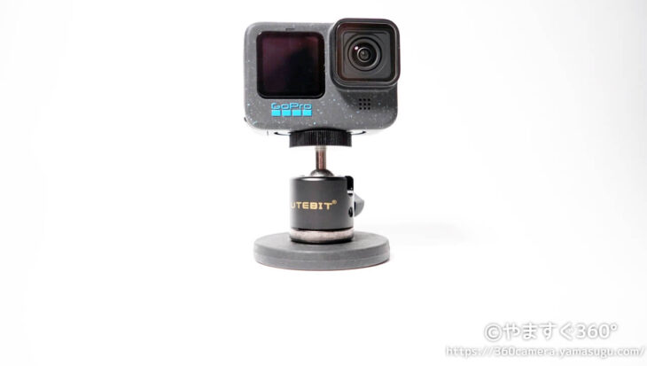 Gopro HERO12のネジ穴に直接取り付けた様子